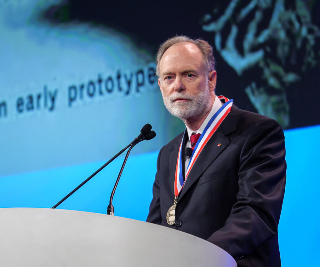 Dr. Price spoke about improving patient care through innovation and tracking outcomes, with specific examples from his own research, in the Charles D. Kelman, MD, Innovator’s Lecture. Source: ASCRS