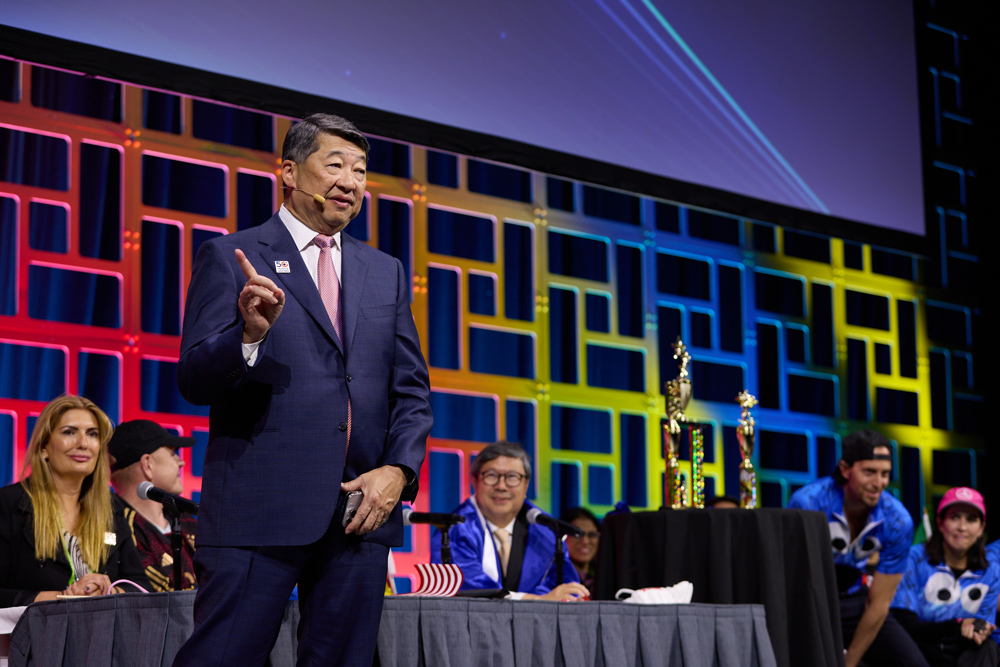 Dr. Chang gives the Innovator’s Lecture at the Annual Meeting.
Source: ASCRS